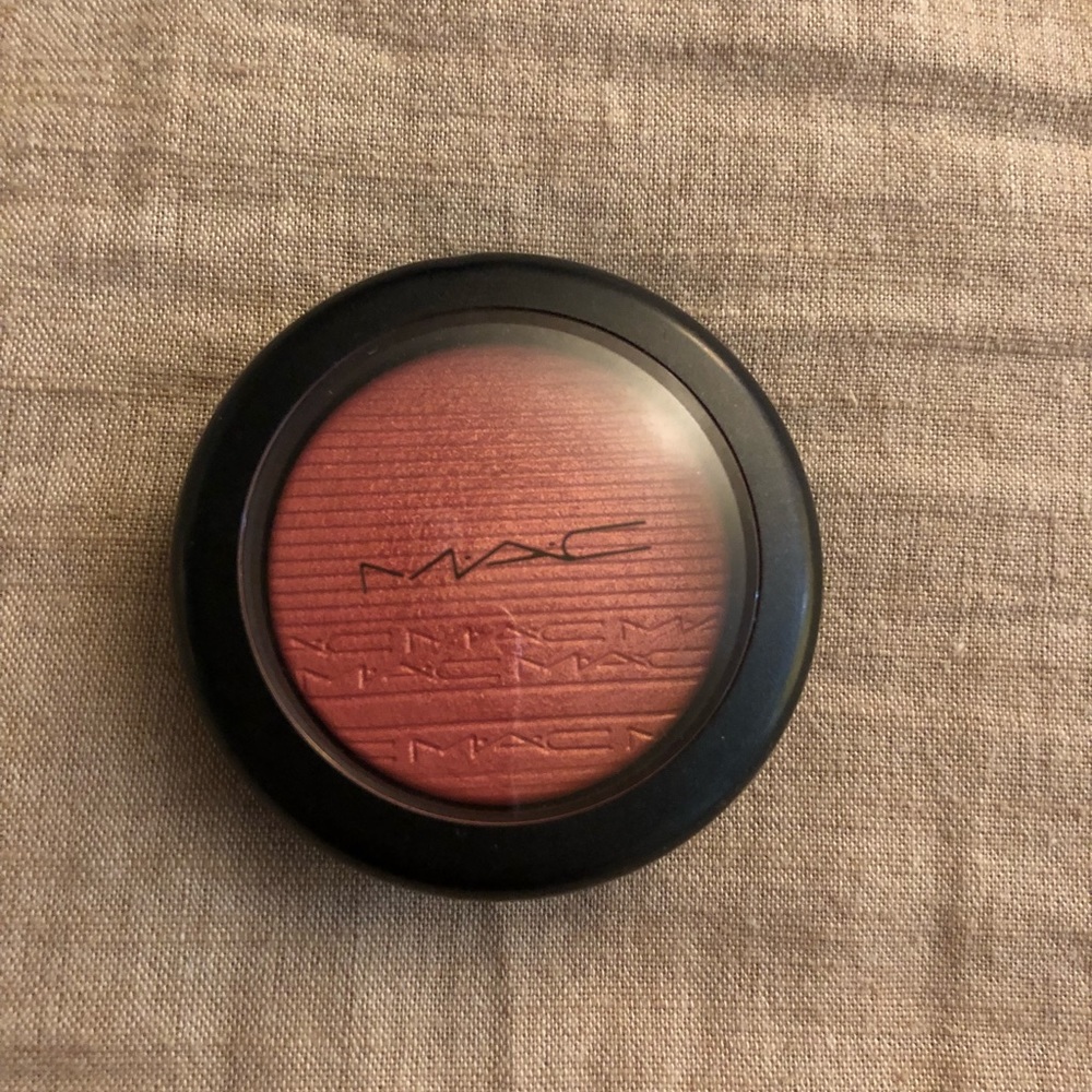 Beautiful Mac blush!